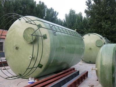江蘇/泰州玻璃鋼儲(chǔ)罐出現(xiàn)壁厚薄不同的原因