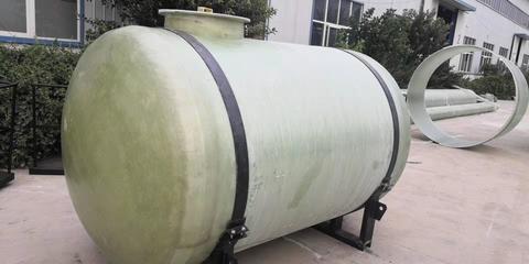 河北玻璃鋼儲(chǔ)罐的特性與應(yīng)用